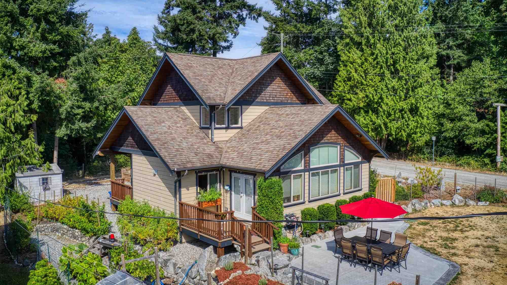 I have sold a property at 4399 GUN CLUB RD in Sechelt
